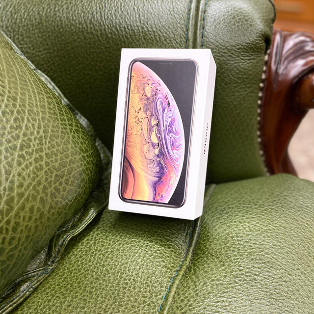 Apple(アップル)のiPhone xsの箱（64GB） スマホ/家電/カメラのスマートフォン/携帯電話(その他)の商品写真
