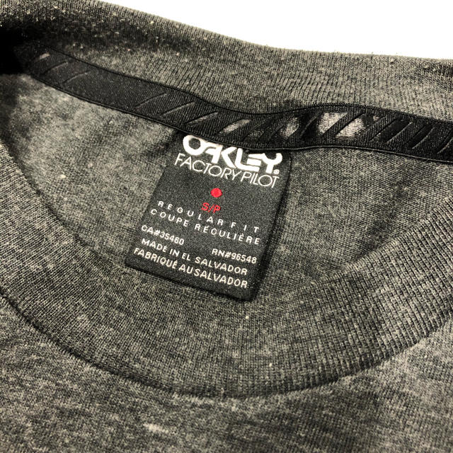 Oakley(オークリー)の送料無料‼︎ オークリー　Tシャツ メンズのトップス(Tシャツ/カットソー(半袖/袖なし))の商品写真