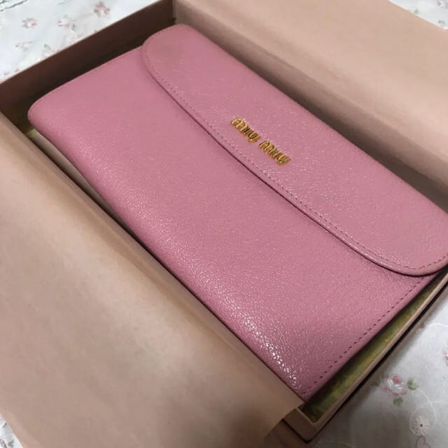 miumiu(ミュウミュウ)のmiumiu 長財布 レディースのファッション小物(財布)の商品写真