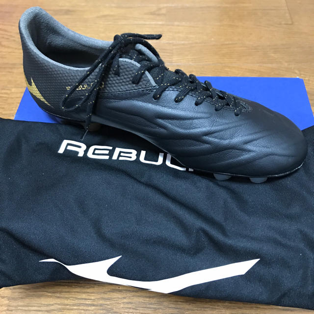 MIZUNO(ミズノ)の【商品名】ミズノ　レビュラ2    V1 チケットのスポーツ(サッカー)の商品写真