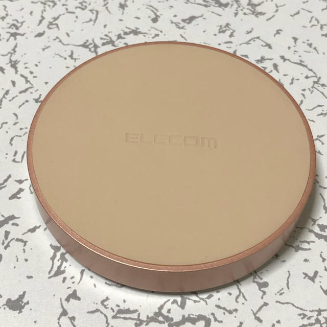 ELECOM(エレコム)の【エレコム】ワイヤレス充電器 スマホ/家電/カメラのスマートフォン/携帯電話(バッテリー/充電器)の商品写真