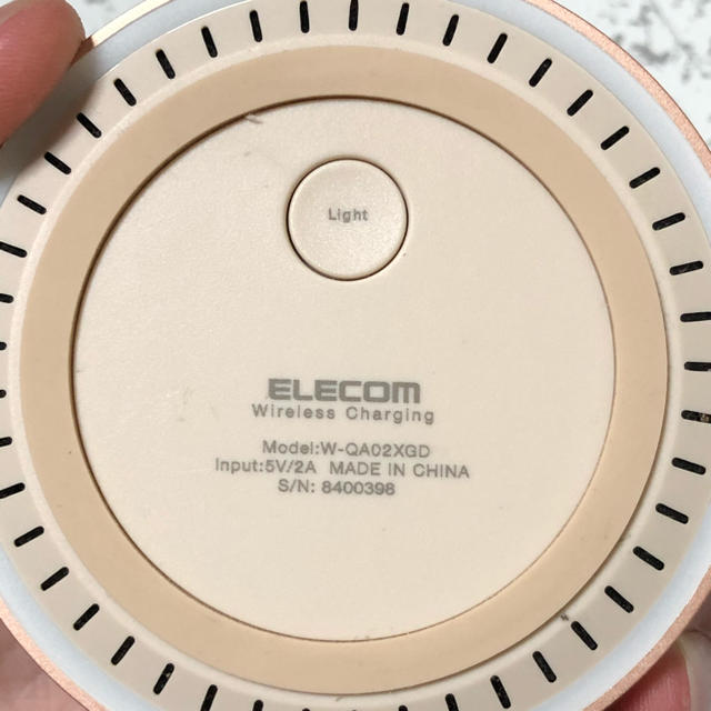 ELECOM(エレコム)の【エレコム】ワイヤレス充電器 スマホ/家電/カメラのスマートフォン/携帯電話(バッテリー/充電器)の商品写真