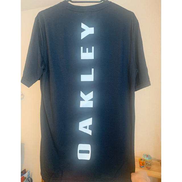 Oakley(オークリー)の【値下げしました！キーホルダー付けます！】新品☆未使用　オークリー　Tシャツ メンズのトップス(Tシャツ/カットソー(半袖/袖なし))の商品写真