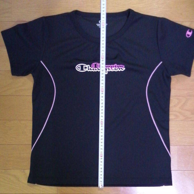 Champion(チャンピオン)のS寄りのMサイズ　ピンクのラメが可愛いチャンピオンのTシャツ レディースのトップス(Tシャツ(半袖/袖なし))の商品写真