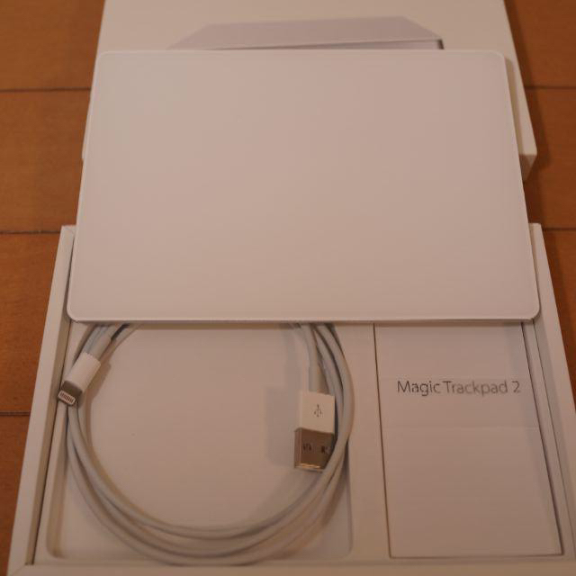 Apple(アップル)のApple Magic Trackpad 2（MJ2R2J/A） スマホ/家電/カメラのPC/タブレット(PC周辺機器)の商品写真