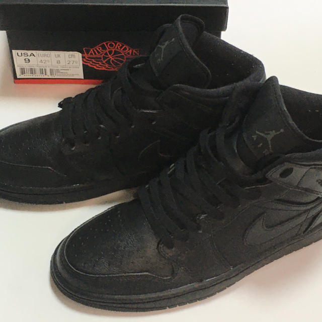 NIKE エアジョーダン1 ブラック　mid