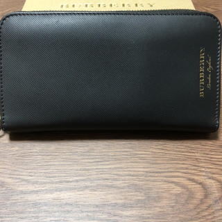 バーバリー(BURBERRY)のBurberry ラウンドジップウォレット 長財布(長財布)