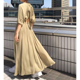 エミアトリエ(emmi atelier)の期間限定値下げ 人気完売品 emmi aterier バックオープンワンピース(ロングワンピース/マキシワンピース)