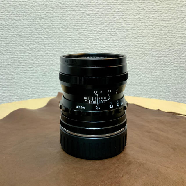 【美品】Voigtlander Ultron 35mm f1.7 VM  スマホ/家電/カメラのカメラ(レンズ(単焦点))の商品写真