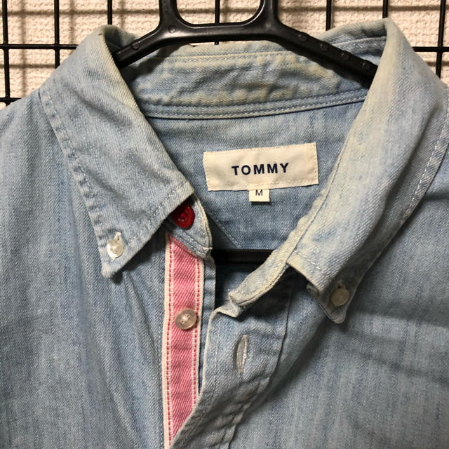 TOMMY(トミー)のトミー　デニムシャツ メンズのトップス(シャツ)の商品写真