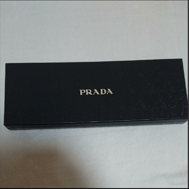 PRADA(プラダ)の【美品】PRADA ネクタイ ドット柄 箱付き 送料込 メンズのファッション小物(ネクタイ)の商品写真