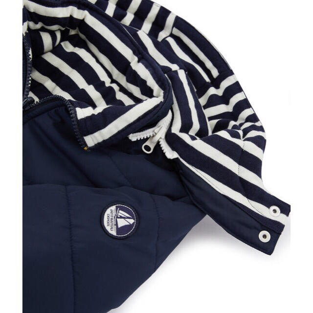 PETIT BATEAU(プチバトー)の新品 プチバトー 中綿 パフジャケット 12ans  ネイビー キッズ/ベビー/マタニティのキッズ服女の子用(90cm~)(ジャケット/上着)の商品写真