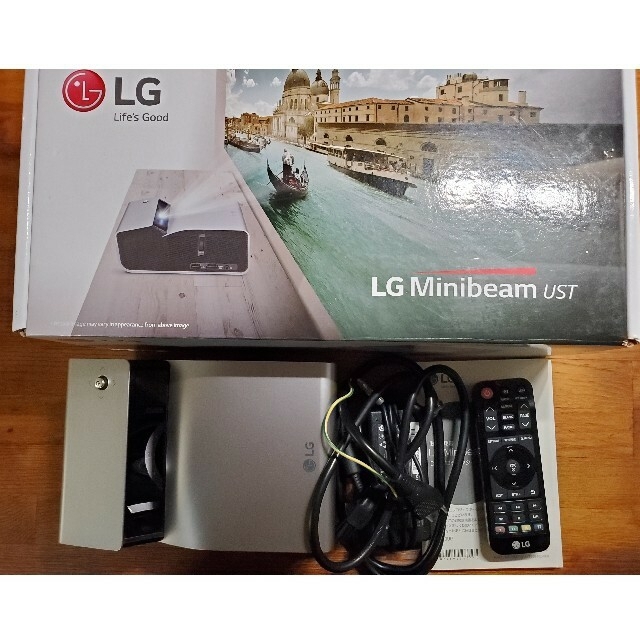 LG PH450UG 超短焦点 LEDプロジェクター