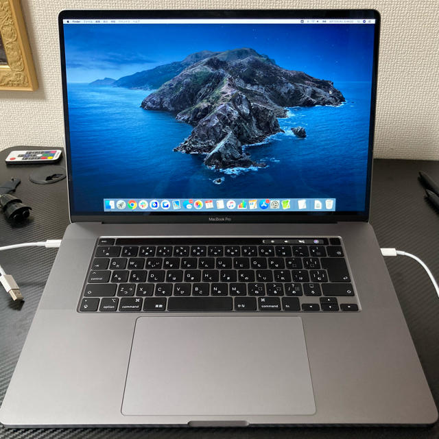 Apple(アップル)のMacBook Pro 2020 美品　おまけ付き スマホ/家電/カメラのPC/タブレット(ノートPC)の商品写真