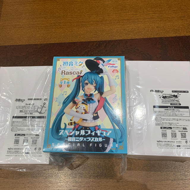 初音ミクフィギュア三体セット ハンドメイドのおもちゃ(フィギュア)の商品写真