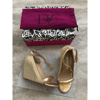 ダイアンフォンファステンバーグ(DIANE von FURSTENBERG)のダイアンフォンファステンバーグ★ゴールドのウエッジソールのサンダル★23センチ(サンダル)