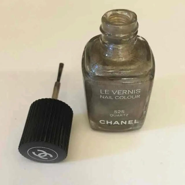 CHANEL(シャネル)のシャネル LE VERNIS 525 コスメ/美容のネイル(マニキュア)の商品写真