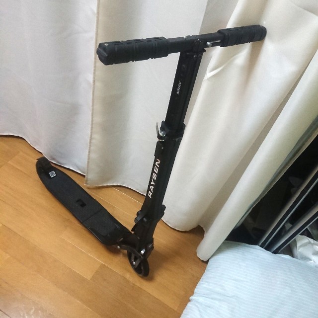 キックボード RAYSEN CK-125 ブラック スポーツ/アウトドアのスポーツ/アウトドア その他(その他)の商品写真