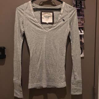 アバクロンビーアンドフィッチ(Abercrombie&Fitch)のアバクロ グレーロンT(Tシャツ(長袖/七分))