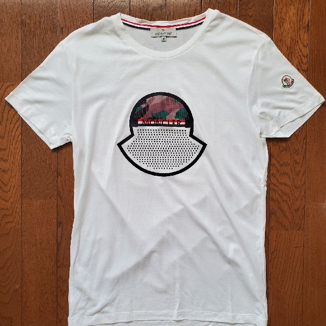 MONCLER(モンクレール)のモンクレール　Tシャツ　白色　Mサイズ メンズのトップス(Tシャツ/カットソー(半袖/袖なし))の商品写真