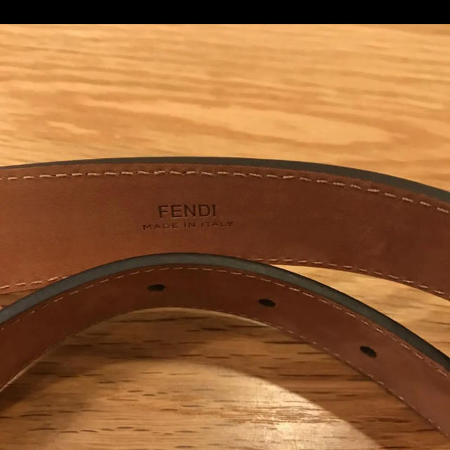 FENDI(フェンディ)のFENDI ベルト　未使用品　バイカラー　フェンディ レディースのファッション小物(ベルト)の商品写真