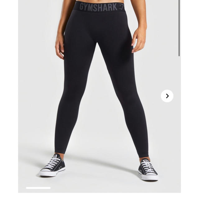 GYMSHARK レギンス　新品 レディースのレッグウェア(レギンス/スパッツ)の商品写真