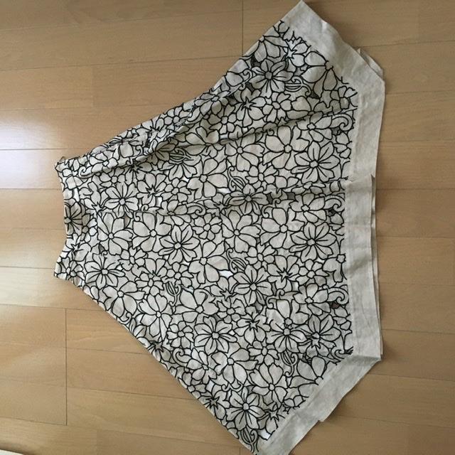 JUSGLITTY - JUSGLITTY カットワーク刺繍リネンスカート