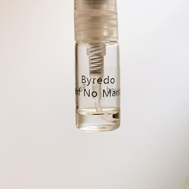 香水、byredo-roses of no man's land 0.75ml コスメ/美容の香水(ユニセックス)の商品写真