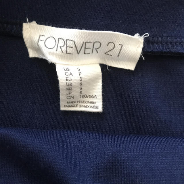 FOREVER 21(フォーエバートゥエンティーワン)のネイビー　スカート&ビスチェ レディースのスカート(ミニスカート)の商品写真