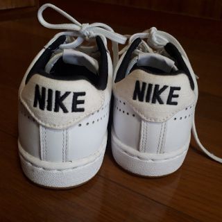 ナイキ(NIKE)のNIKE　スニーカー　23cm　ホワイト(スニーカー)