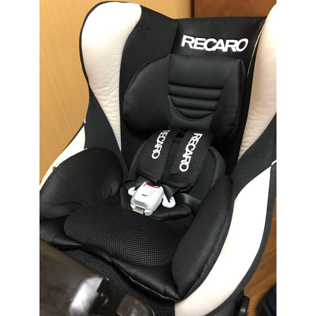 RECARO(レカロ)のゆいさん専用☆レカロRECAROチャイルドシート　スタートエスアールSR 新生児 キッズ/ベビー/マタニティの外出/移動用品(自動車用チャイルドシート本体)の商品写真