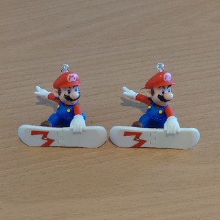 ニンテンドウ(任天堂)のマリオ チョコエッグ スノボ ハンドメイド  ピアス(ピアス)