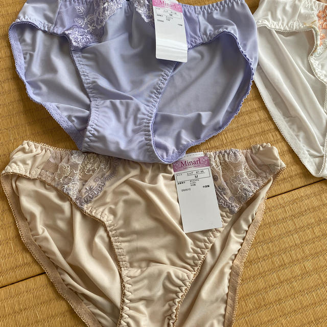 パンツ　新品　未使用　M レディースの下着/アンダーウェア(ショーツ)の商品写真