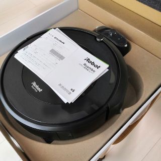 アイロボット(iRobot)のロボット掃除機 ルンバ e5  iRobot (掃除機)