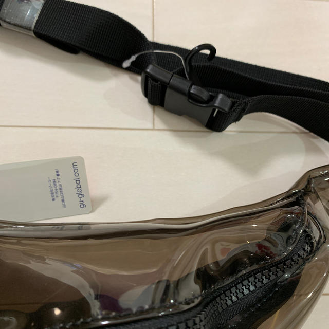 GU(ジーユー)のウエストポーチ  クリア  黒 レディースのバッグ(ボディバッグ/ウエストポーチ)の商品写真