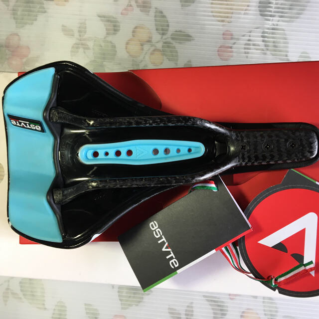 福袋売れ残りセール ASTUTE TIMELITE アスチュートサドル青 VT パーツ