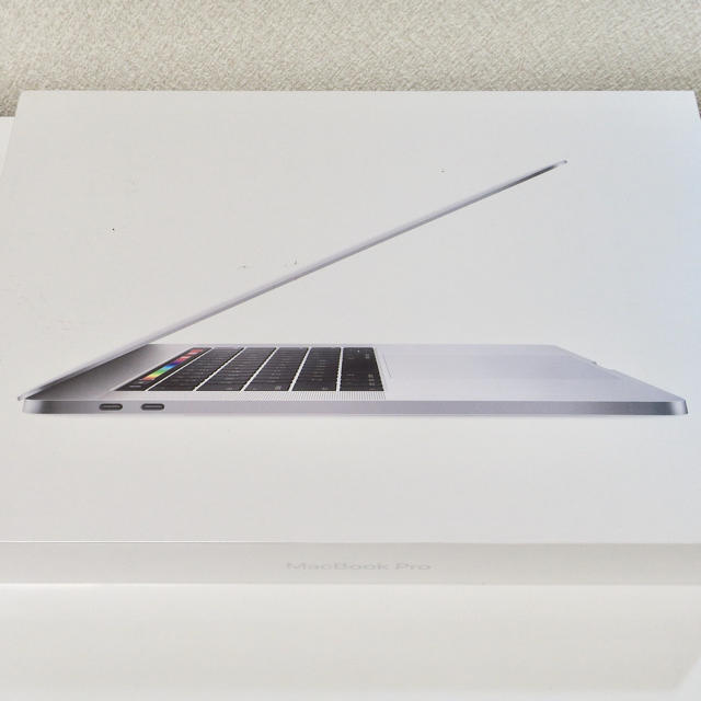 2019 MacBookPro15 i7 16 256 シルバー