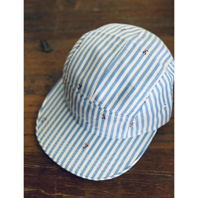 MAISON KITSUNE'(メゾンキツネ)のMAISON KITSUNE’ キャップ　ストライプ メンズの帽子(キャップ)の商品写真