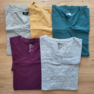 エイチアンドエム(H&M)のH&M Vネック Tシャツ　４点セット(Tシャツ/カットソー(半袖/袖なし))