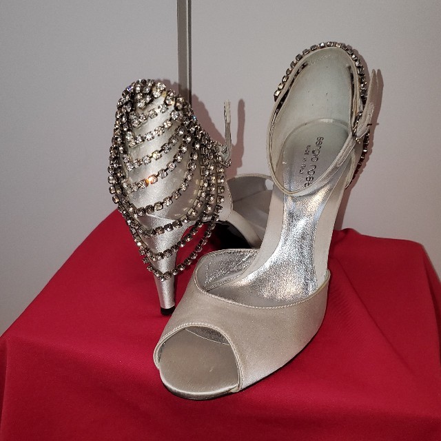 スワロフスキー シルク チェーン Sergio Rossi SWAROVSKI 【感謝価格