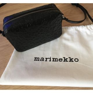 マリメッコ(marimekko)のマリメッコ⭐︎NERVA⭐︎バック黒(ショルダーバッグ)