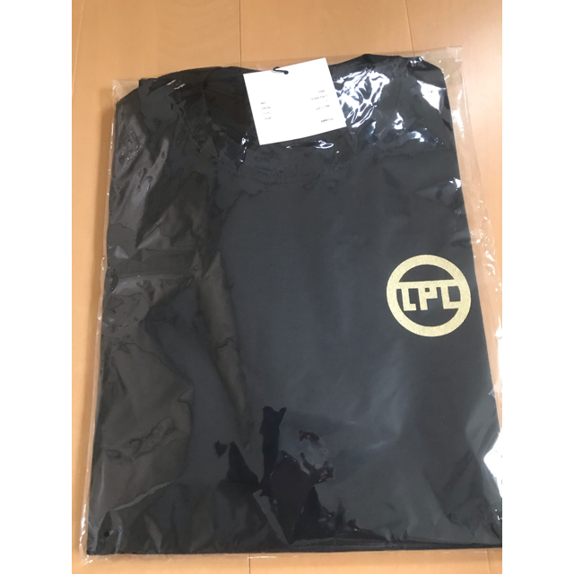 TPC Tシャツ TAKUYA∞着用 black×gold  Lサイズ　新品 レディースのトップス(Tシャツ(半袖/袖なし))の商品写真