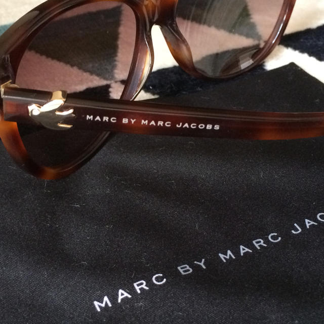 MARC BY MARC JACOBS(マークバイマークジェイコブス)のMarcJacobs サングラス レディースのファッション小物(サングラス/メガネ)の商品写真