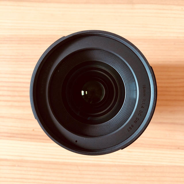 SONY(ソニー)の【極美品】付属品完備 SIGMA 16mm F1.4 DC DN Eマウント スマホ/家電/カメラのカメラ(レンズ(単焦点))の商品写真