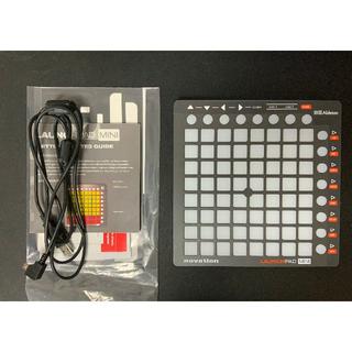 Novation LaunchPad Mini(MIDIコントローラー)
