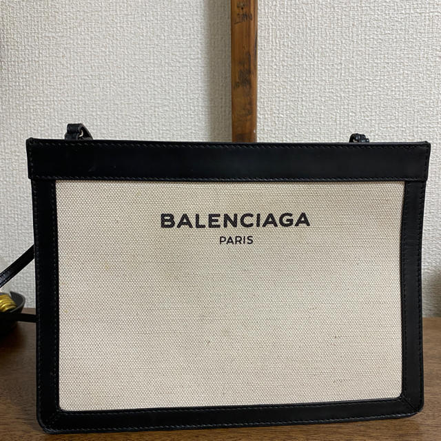 BALENCIAGA