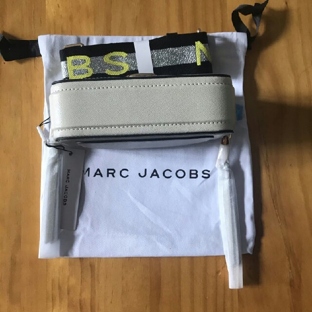 MARC JACOBS(マークジェイコブス)の新品　ショルダーバッグ　マークジェイコブス レディースのバッグ(ショルダーバッグ)の商品写真