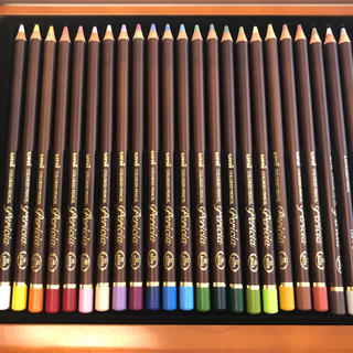 ミツビシエンピツ(三菱鉛筆)のuni油性色鉛筆24色（外箱傷あり、新品未使用品）(色鉛筆)