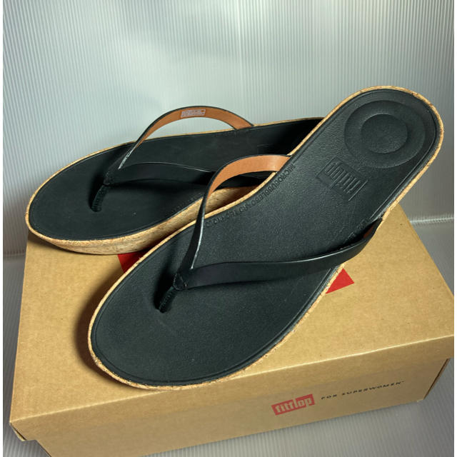 fitflop(フィットフロップ)のフィットフロップ　LINY TOE-THONG SANDALS-LEATHER レディースの靴/シューズ(サンダル)の商品写真