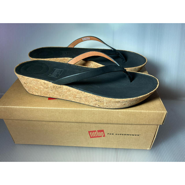 fitflop(フィットフロップ)のフィットフロップ　LINY TOE-THONG SANDALS-LEATHER レディースの靴/シューズ(サンダル)の商品写真